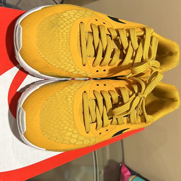 Nike AirMax 90s Gold - Picture 2 of 4